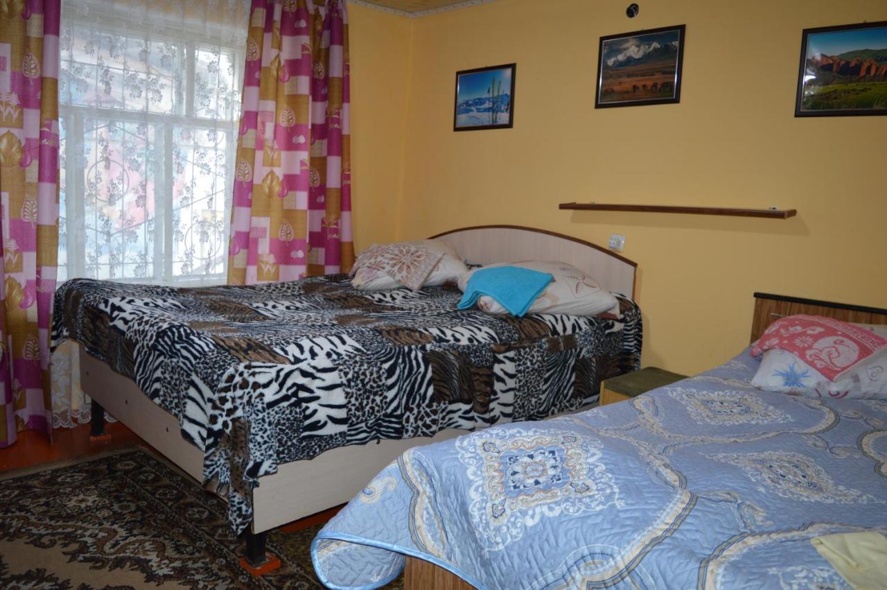 Guest House On Derbisheva カラコル エクステリア 写真