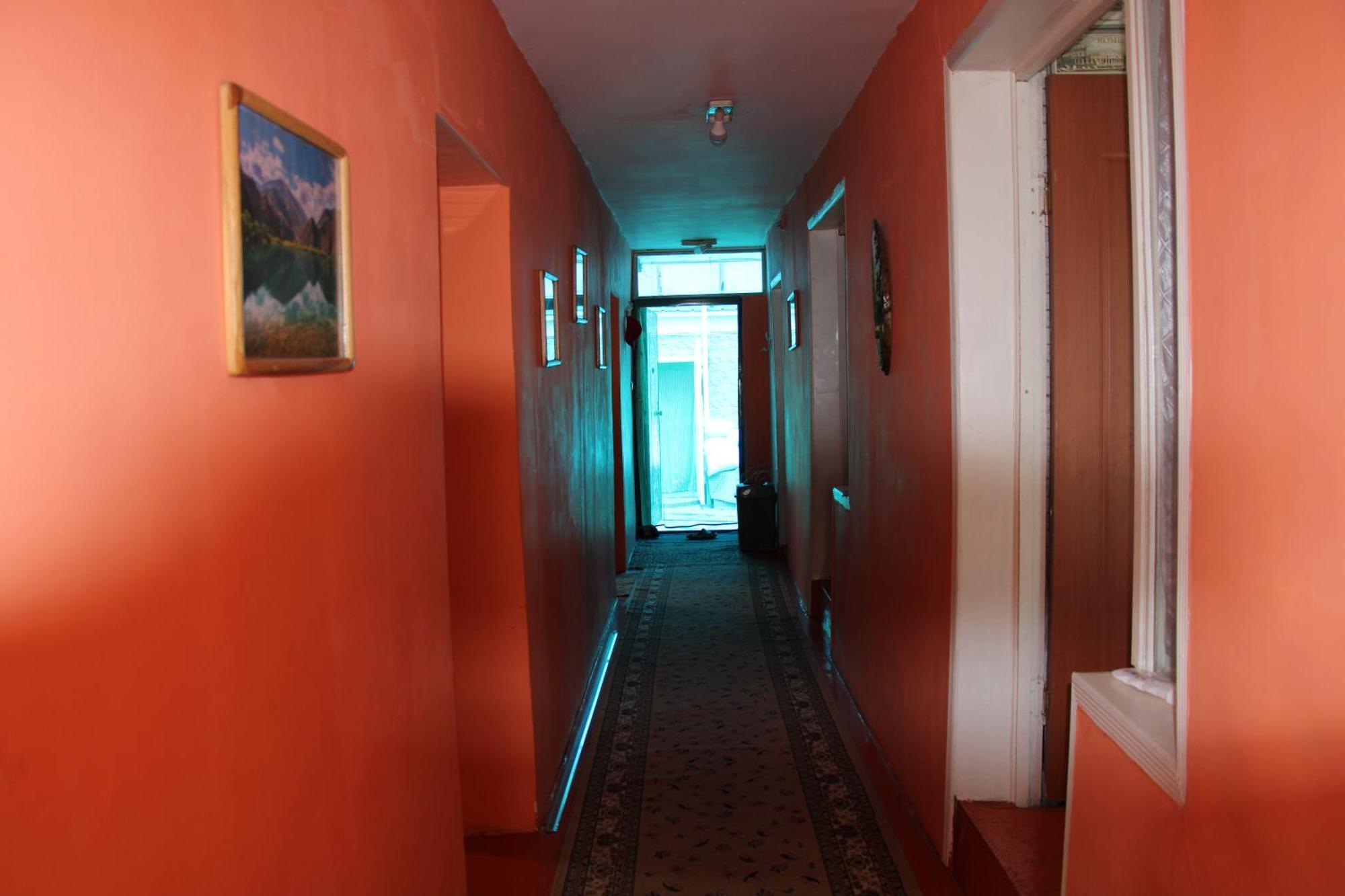 Guest House On Derbisheva カラコル エクステリア 写真
