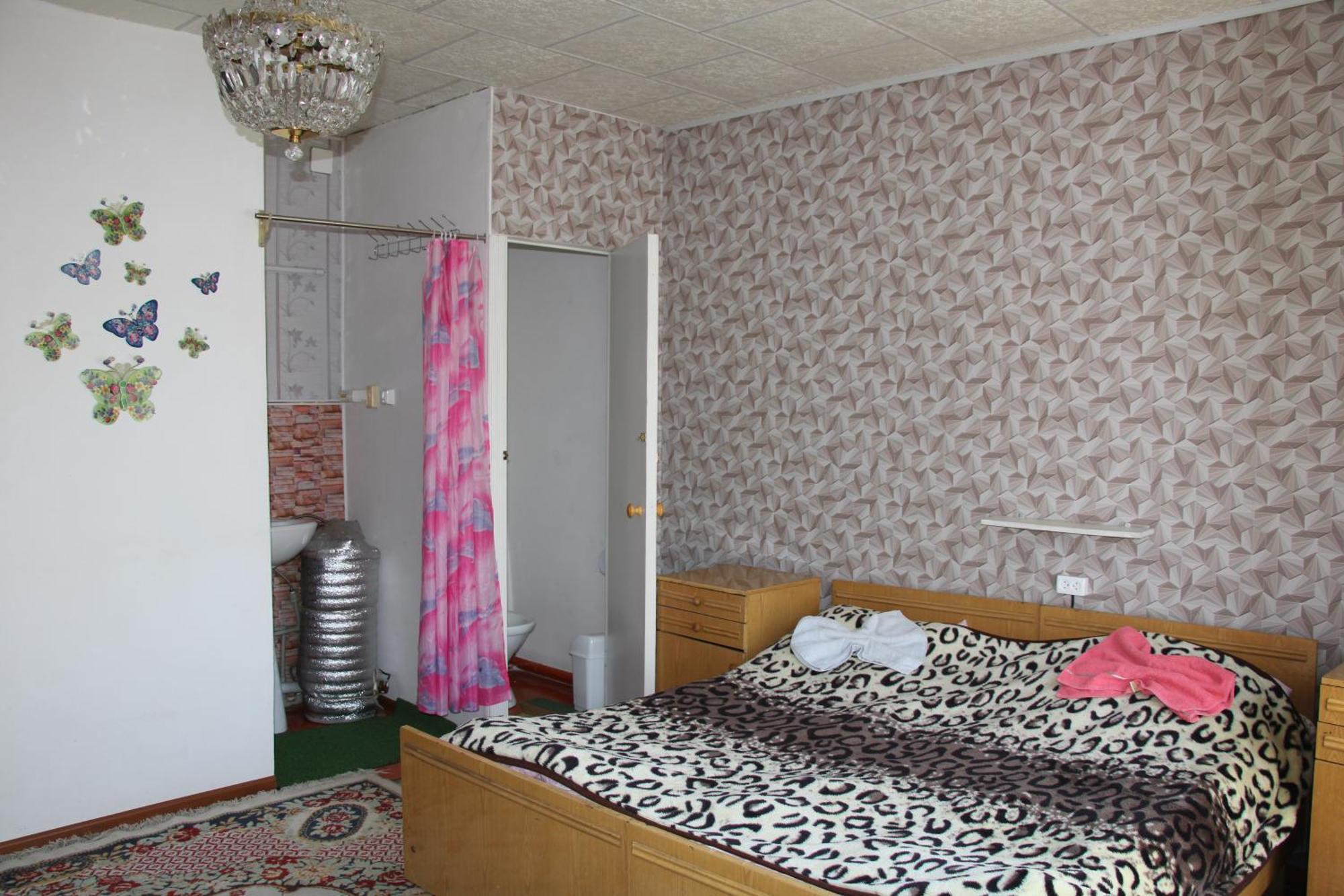 Guest House On Derbisheva カラコル エクステリア 写真