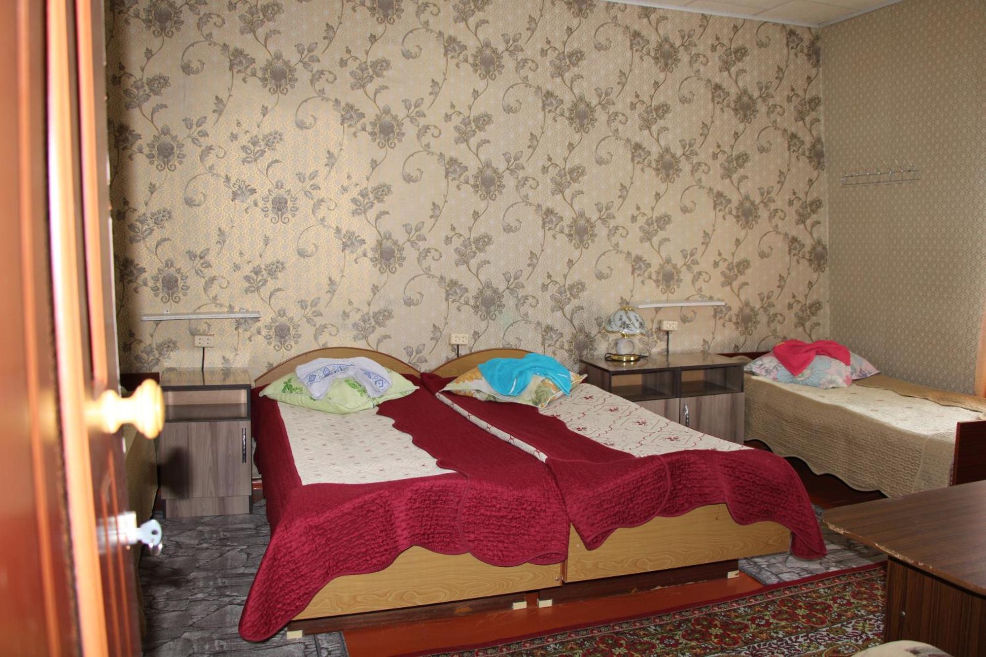 Guest House On Derbisheva カラコル エクステリア 写真